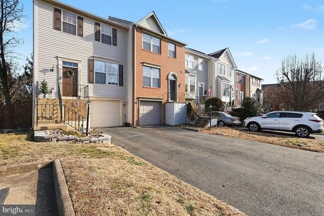 property at 203 Knollwood Ct