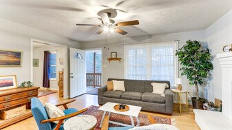 443 Arrowhead Rd, Unit SI ID1385599P in Front Royal, VA - Building Photo