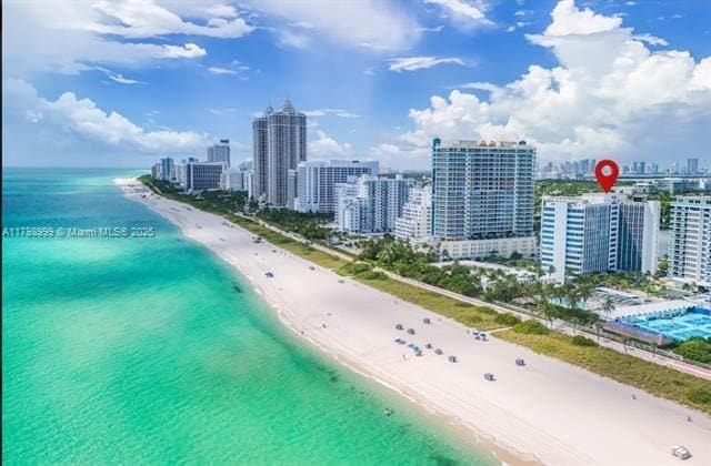 5055 Collins Ave, Unit 5C in Miami Beach, FL - Building Photo - Building Photo