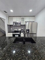 1120 Parkside Green Dr in Greenacres, FL - Building Photo