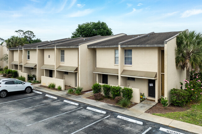 Deland Oaks Condominiums