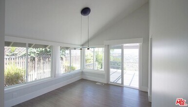 2724 Angelo Dr in Los Angeles, CA - Building Photo - Building Photo