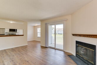 5684 Landfall Dr, Unit 5684 in Virginia Beach, VA - Building Photo - Building Photo