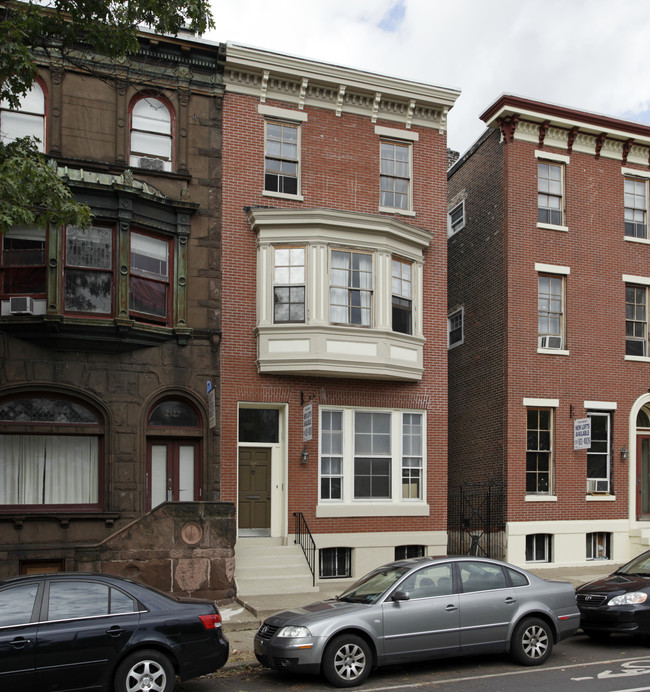 2125 Spring Garden Street in Philadelphia, PA - Foto de edificio - Building Photo