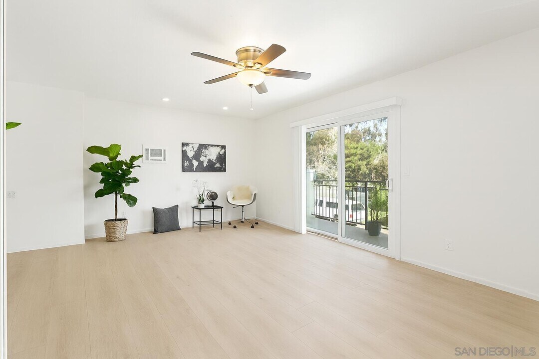 4186 Camino Islay in San Diego, CA - Building Photo