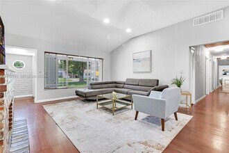 460 NW 88th Terrace in El Portal, FL - Building Photo - Building Photo