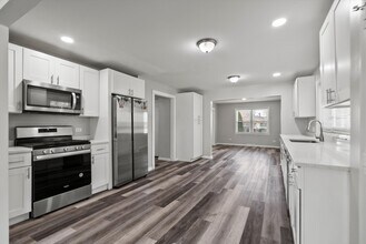 32W266 Glos St in Wayne, IL - Building Photo - Building Photo