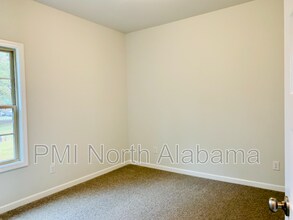 108 Grv Hl Cir in New Market, AL - Foto de edificio - Building Photo