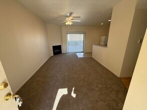 1113 Meadowlark Way SE in Rio Rancho, NM - Building Photo - Building Photo