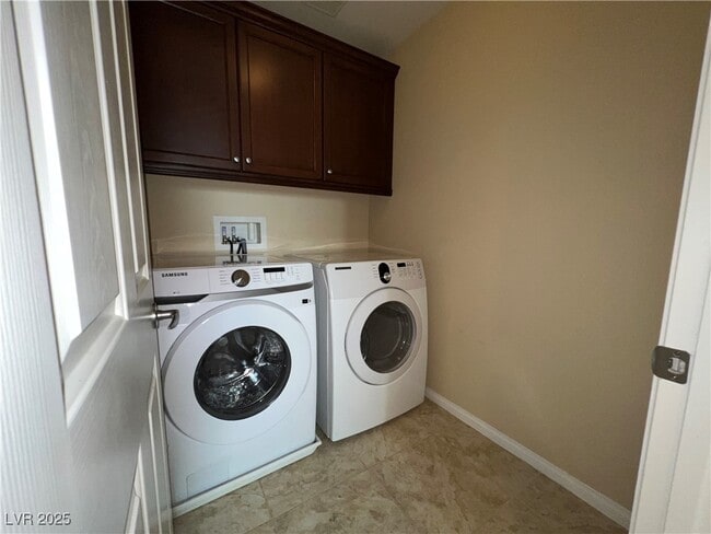 6592 Benvolio Ct in Las Vegas, NV - Foto de edificio - Building Photo