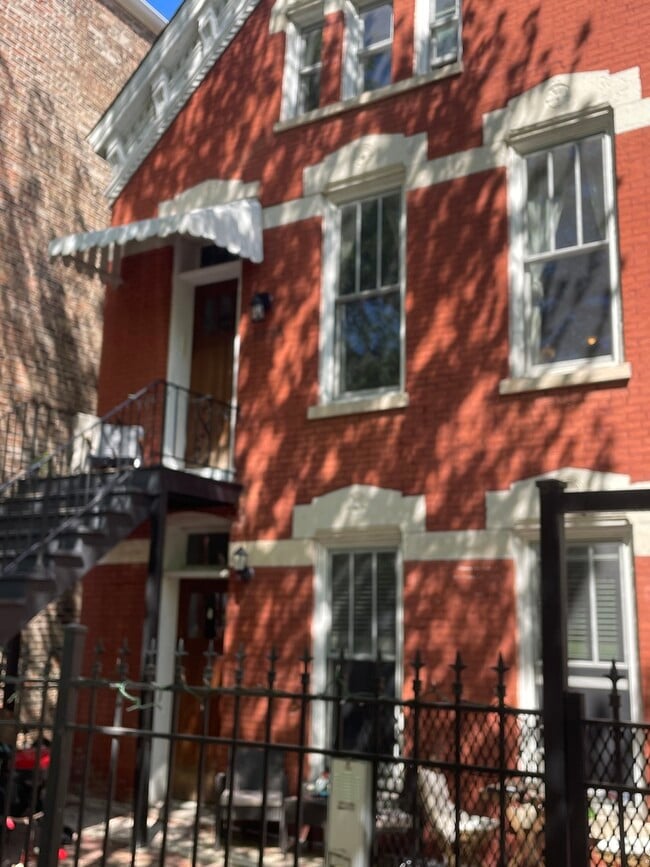 property at 1025 N Wood St