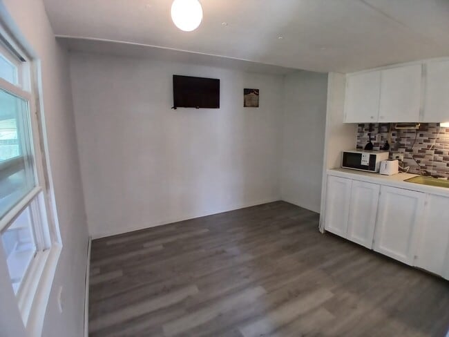 6604 Sandra Dr, Unit A in Port Richey, FL - Foto de edificio - Building Photo