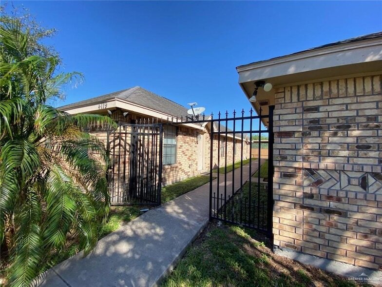 4119 W La Guardia Ln, Unit 2 in Edinburg, TX - Building Photo