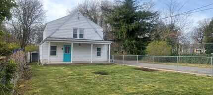 127 W South St in Martinsburg, WV - Building Photo - Building Photo