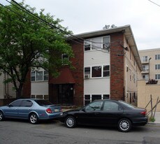 206 Malvern St Apartments