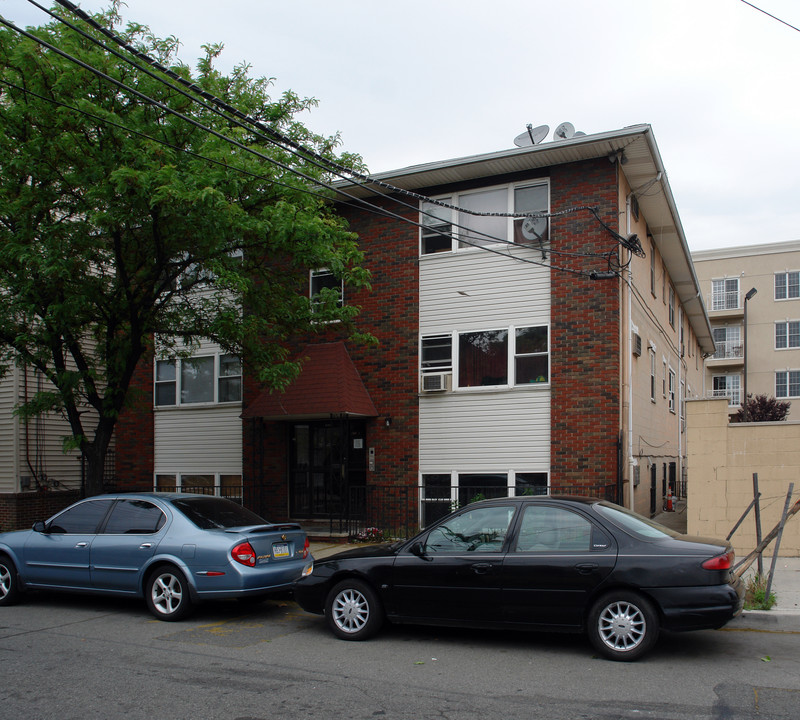 206 Malvern St in Newark, NJ - Building Photo