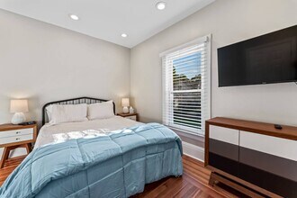 22 Lincoln Ave in Saratoga Springs, NY - Foto de edificio - Building Photo