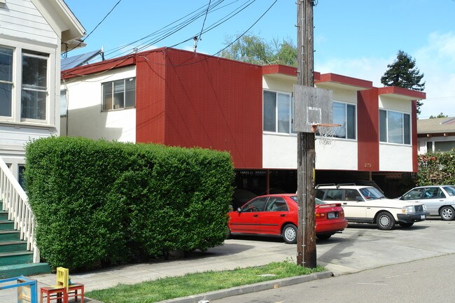 Roosevelt Avenue in Berkeley, CA - Foto de edificio - Building Photo