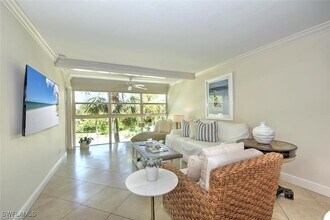 424 Broad Ave S in Naples, FL - Building Photo - Building Photo