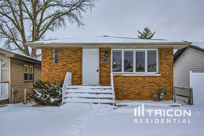 8636 Massasoit Ave in Burbank, IL - Building Photo - Building Photo