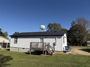 142 Maywood Dr in Martin, TN - Foto de edificio - Building Photo