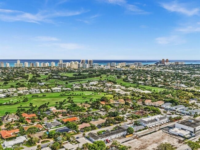 4001 NE 21st Ave, Unit 207 in Fort Lauderdale, FL - Foto de edificio - Building Photo