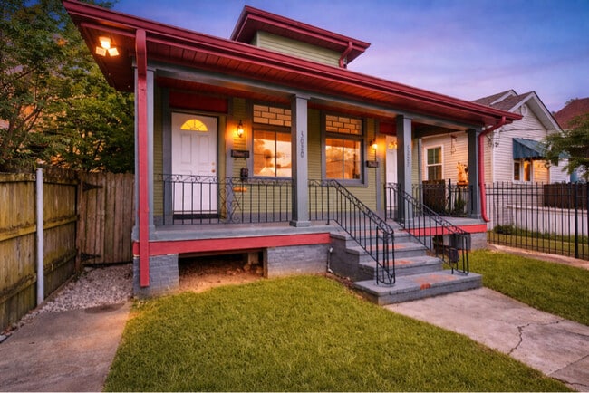 3020 General Taylor St