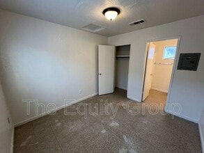9314 Rd 236 in Terra Bella, CA - Building Photo - Building Photo