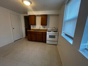 106 Lynnwood Ave, Unit Floor 0 in East Pittsburgh, PA - Building Photo - Building Photo