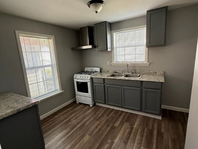 3217 Stonewall St in Houston, TX - Foto de edificio - Building Photo