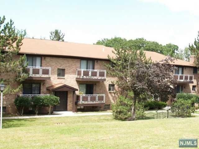 105 Bellgrove Dr-Unit -4A in Mahwah, NJ - Building Photo