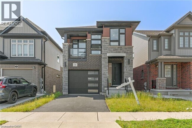 34 Sportsman Hill St in Kitchener, ON - Building Photo - Building Photo