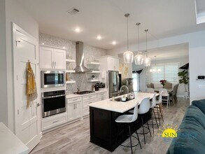 1985 Fontainebleau Ct in Navarre, FL - Building Photo - Building Photo