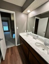 146 S Las Vegas Trail in White Settlement, TX - Foto de edificio - Building Photo