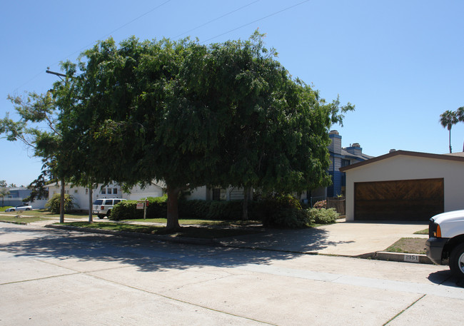 1961 Reed Ave in San Diego, CA - Building Photo - Building Photo