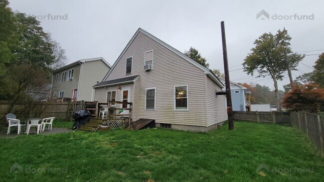 15 Myrtle Ave in Sterling, MA - Building Photo - Building Photo