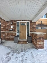 601 Foxlight Cir in Ottawa, ON - Building Photo - Building Photo