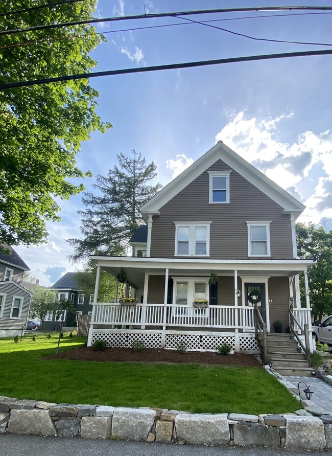 14 Cross St, Unit 14 in Pepperell, MA - Foto de edificio - Building Photo