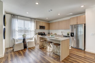 Hanover Lakemont in Richmond, TX - Building Photo - Building Photo