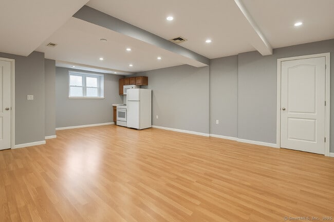 7 4th St in Stamford, CT - Building Photo - Building Photo