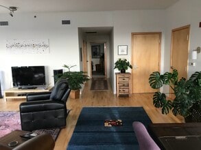 301 N Neil St, Unit 710 in Champaign, IL - Building Photo - Building Photo