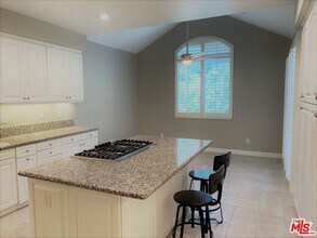 732 Palisades Dr in Los Angeles, CA - Building Photo - Building Photo
