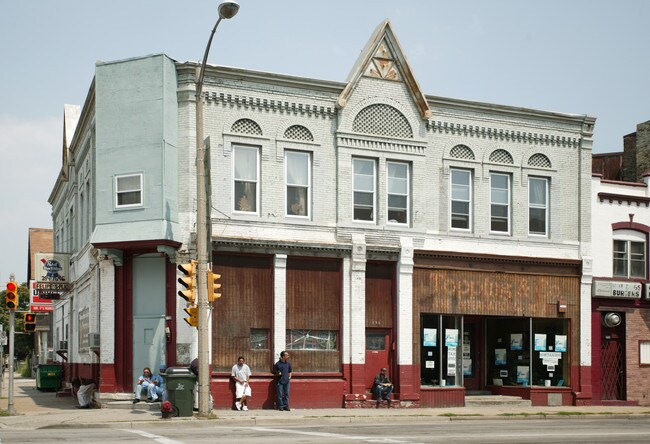 534-538 W National Ave