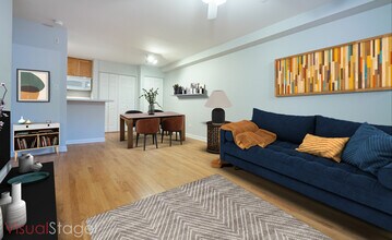 900 W Fullerton Ave in Chicago, IL - Building Photo - Building Photo