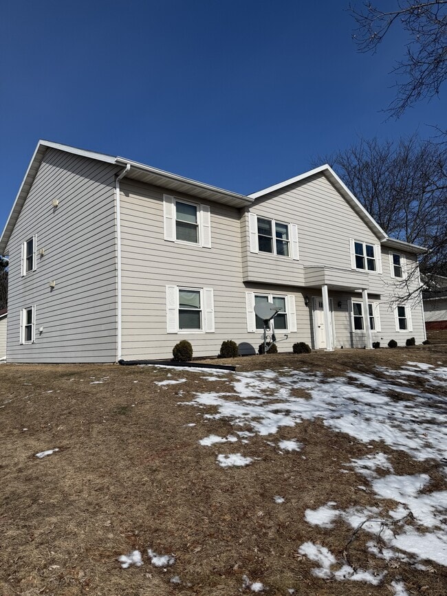 property at 3226 Oak Knoll Dr