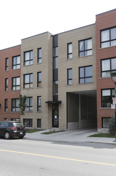 1498 de l'Église in Montréal, QC - Building Photo