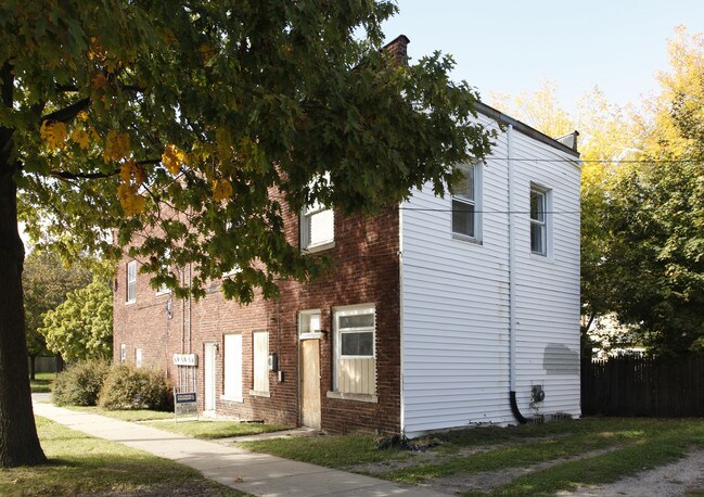 500 N Butler Blvd in Lansing, MI - Foto de edificio - Building Photo