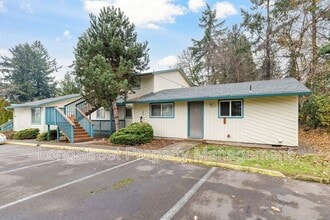 11355 SW Greenburg Rd in Portland, OR - Building Photo - Building Photo