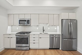 716 L St SE in Washington, DC - Building Photo - Building Photo