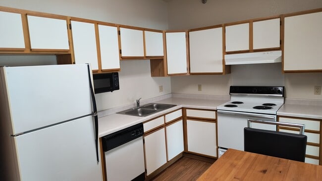 Autumn Glen Townhomes in Janesville, MN - Building Photo - Building Photo